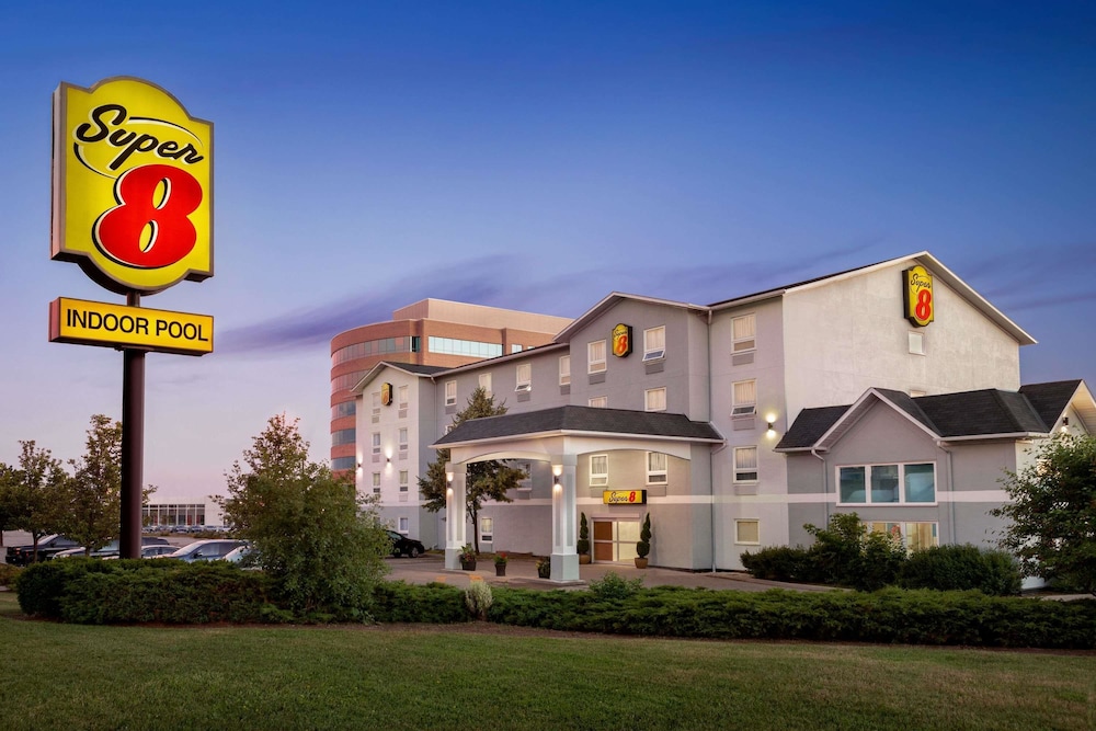 Super 8 Ajax Toronto On