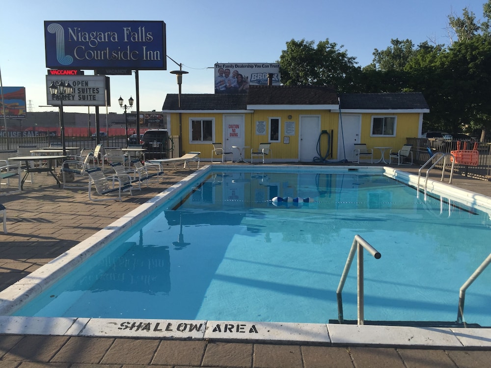 Camelot Inn Niagara Falls