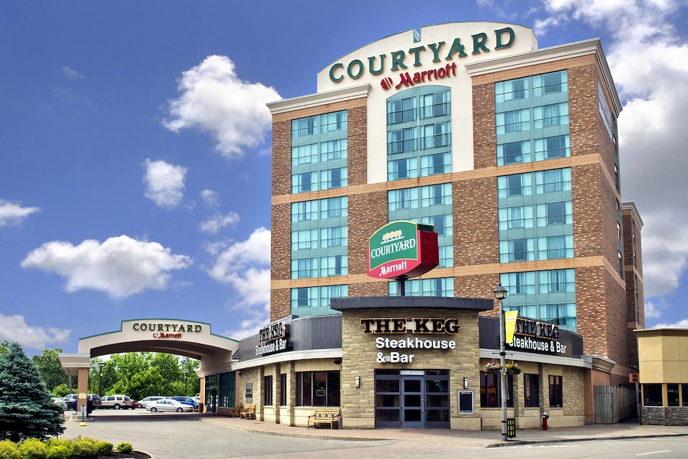 Courtyard by Marriott Hotel