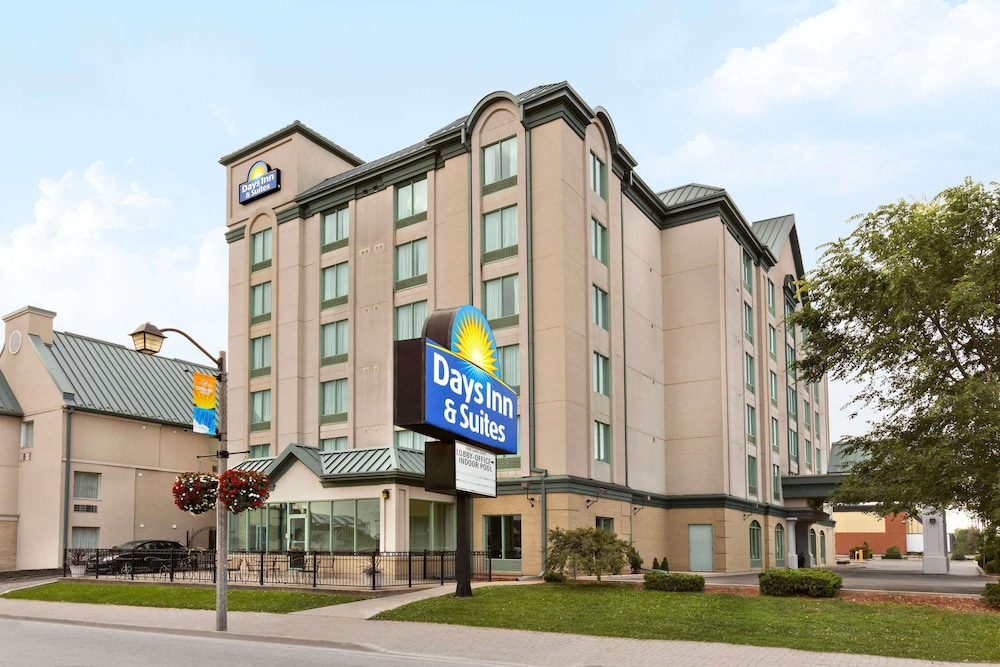 Days Inn And Suites - Niagara Falls Centre ST. BY The Falls