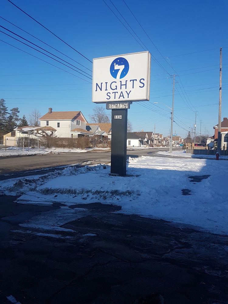 Red Carpet Inn and Suites Niagara Falls