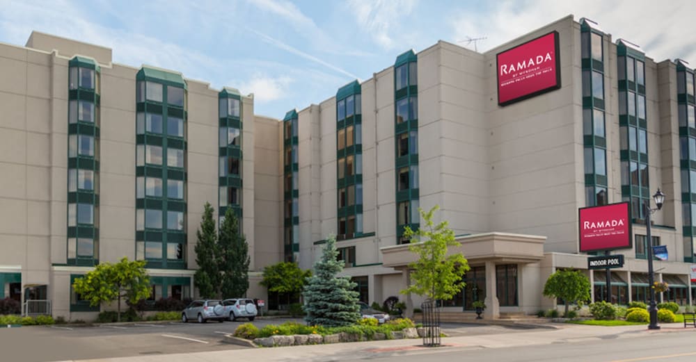 Ramada by Wyndham Niagara Falls Near the Falls