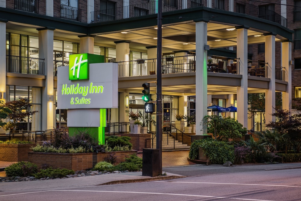 Holiday Inn and Suites Vancouver Downtown