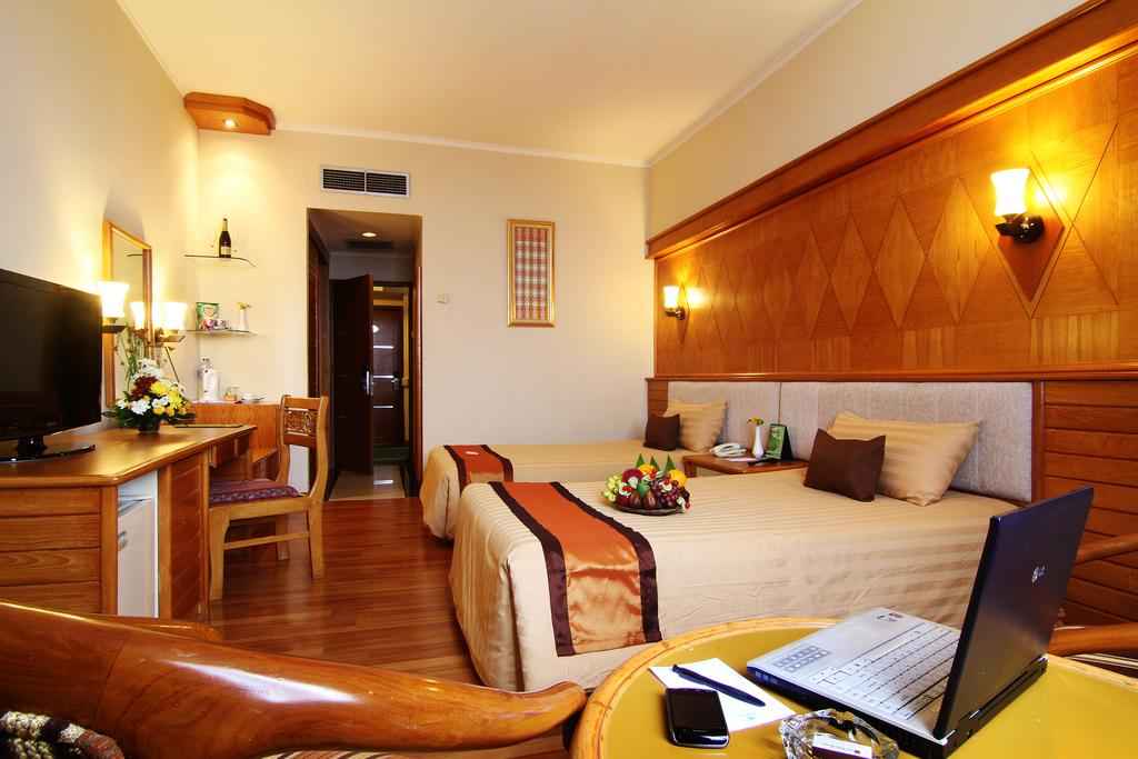 Mutiara Merdeka Pekanbaru Room Type - Deluxe Twin