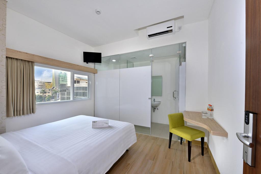 Whiz Hotel Falatehan Jakarta Room Type - Standard Room