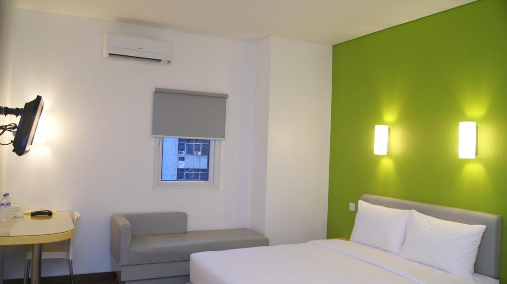 Amaris Hotel Mangga Besar - Tap to explore photos
