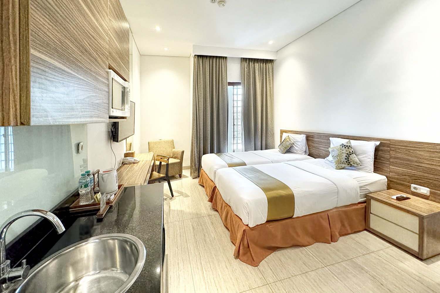 Rasuna Icon Hotel Room Type - Business Suite