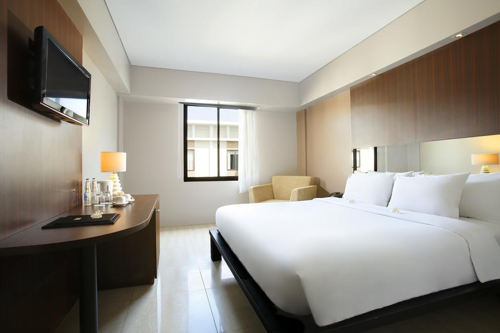 Hotel Santika Kuta Bali - Tap to explore photos