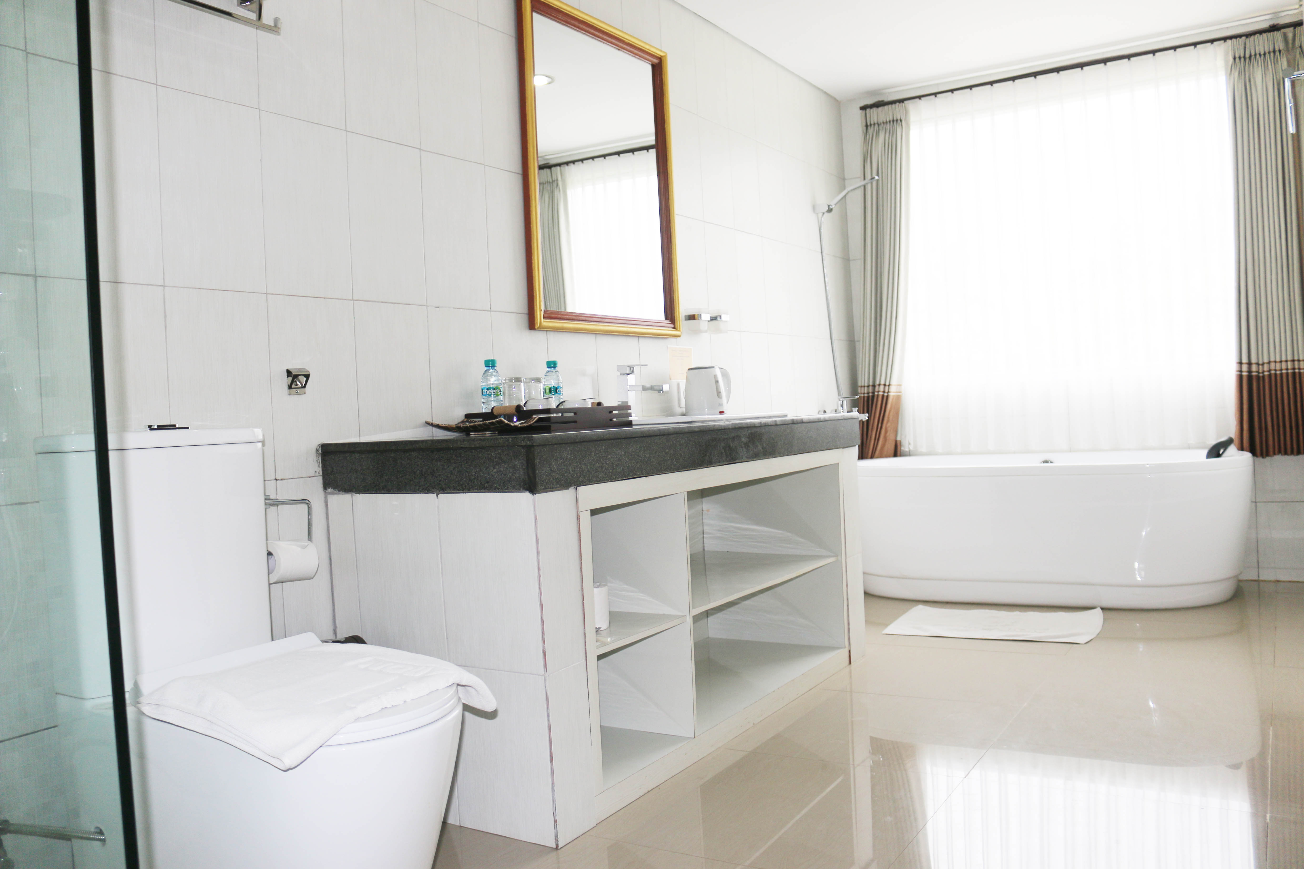 Puri Saron Baruna Beach Hotel Room Type - Junior Suite