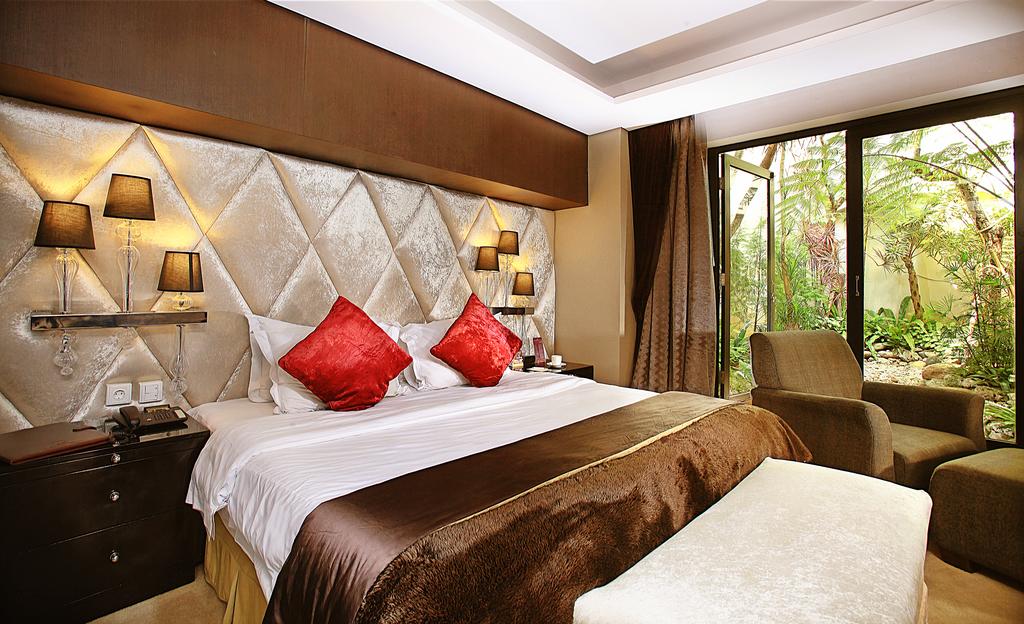 Amaroossa Bandung hotel Room Type - Deluxe King Room