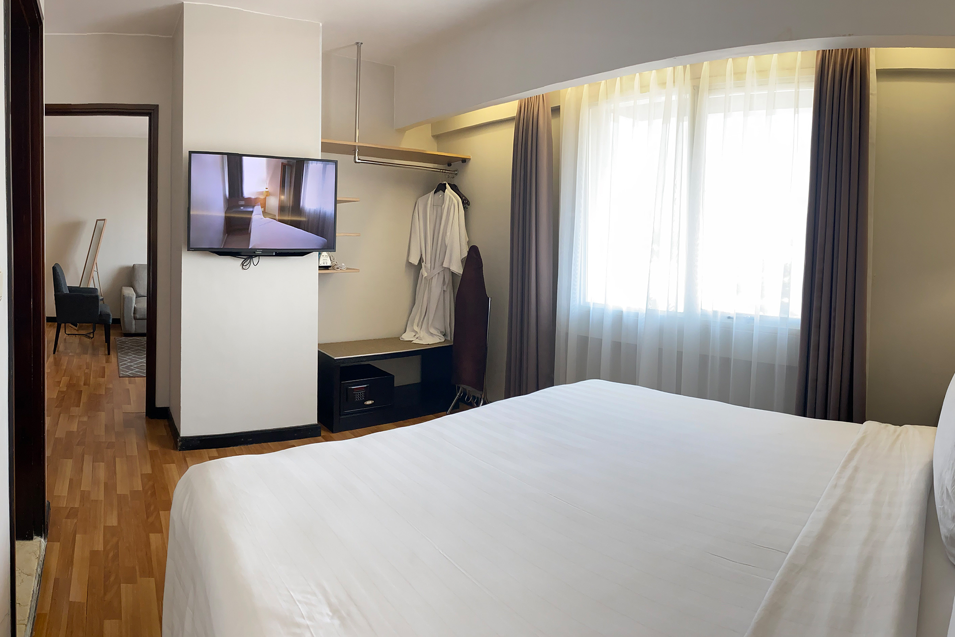 Grand Dafam Braga Bandung - Tap to explore photos