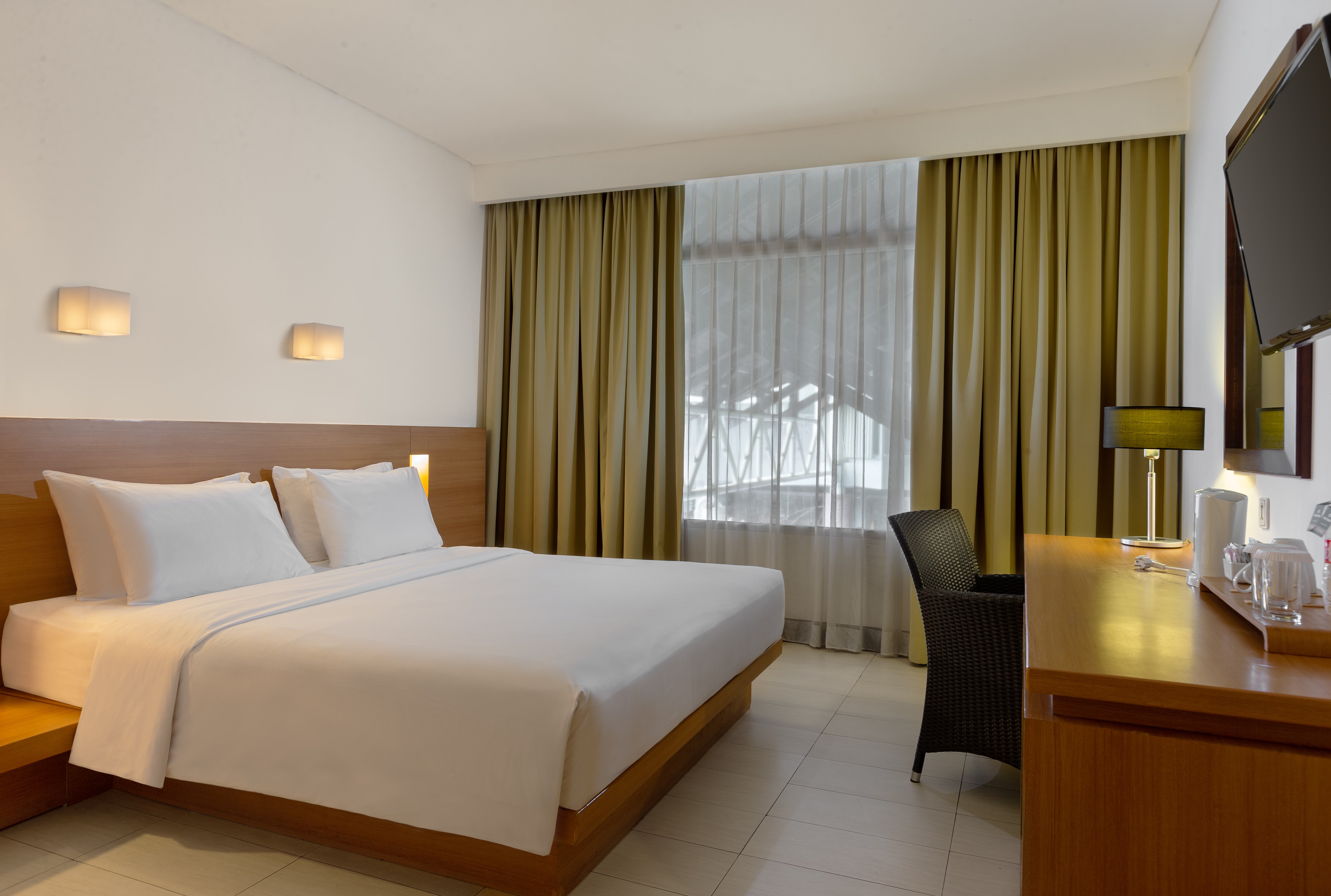 Hotel Santika Bandung - Tap to explore photos