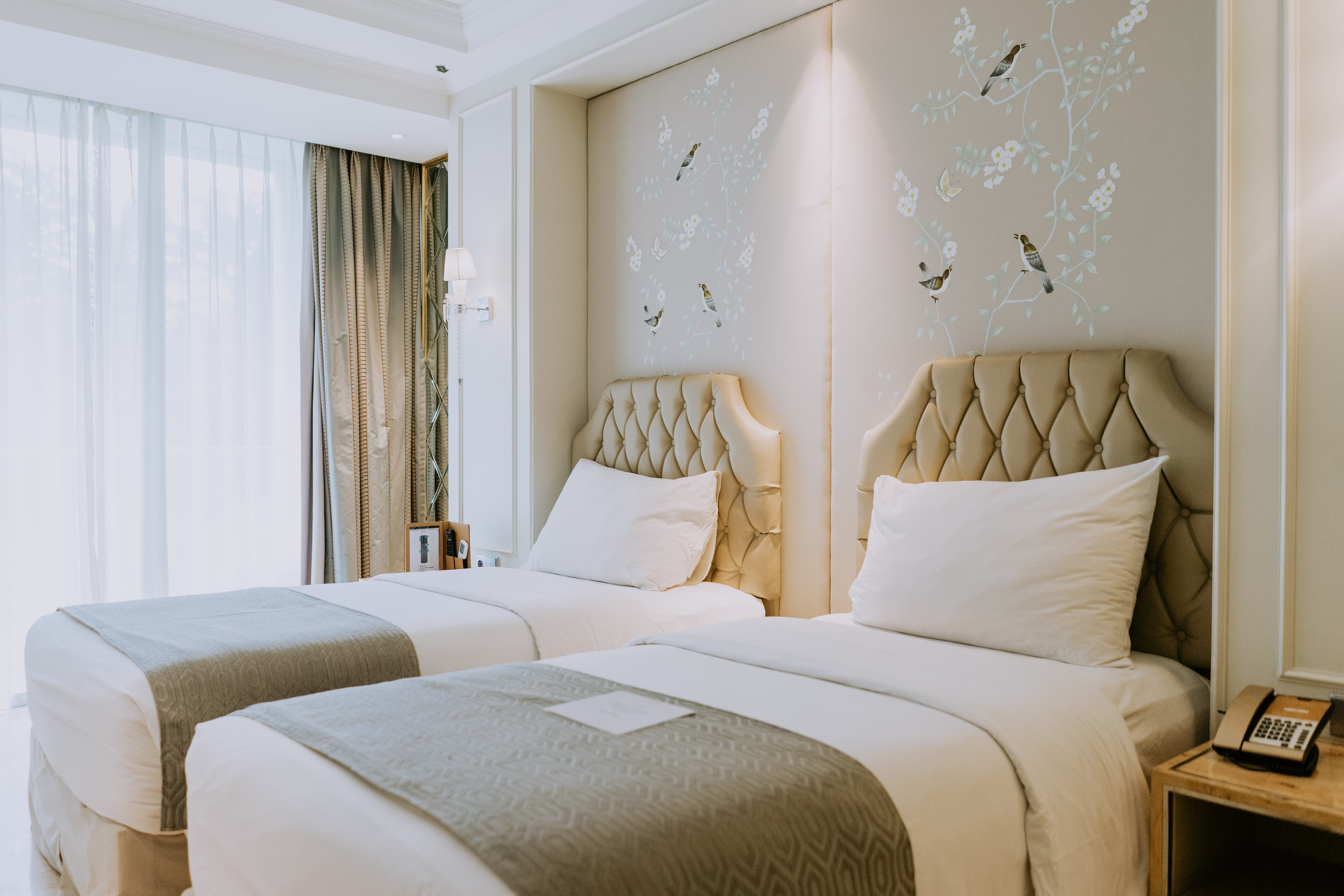 Art Deco Luxury Hotel & Residence Room Type - Deluxe Twin Room