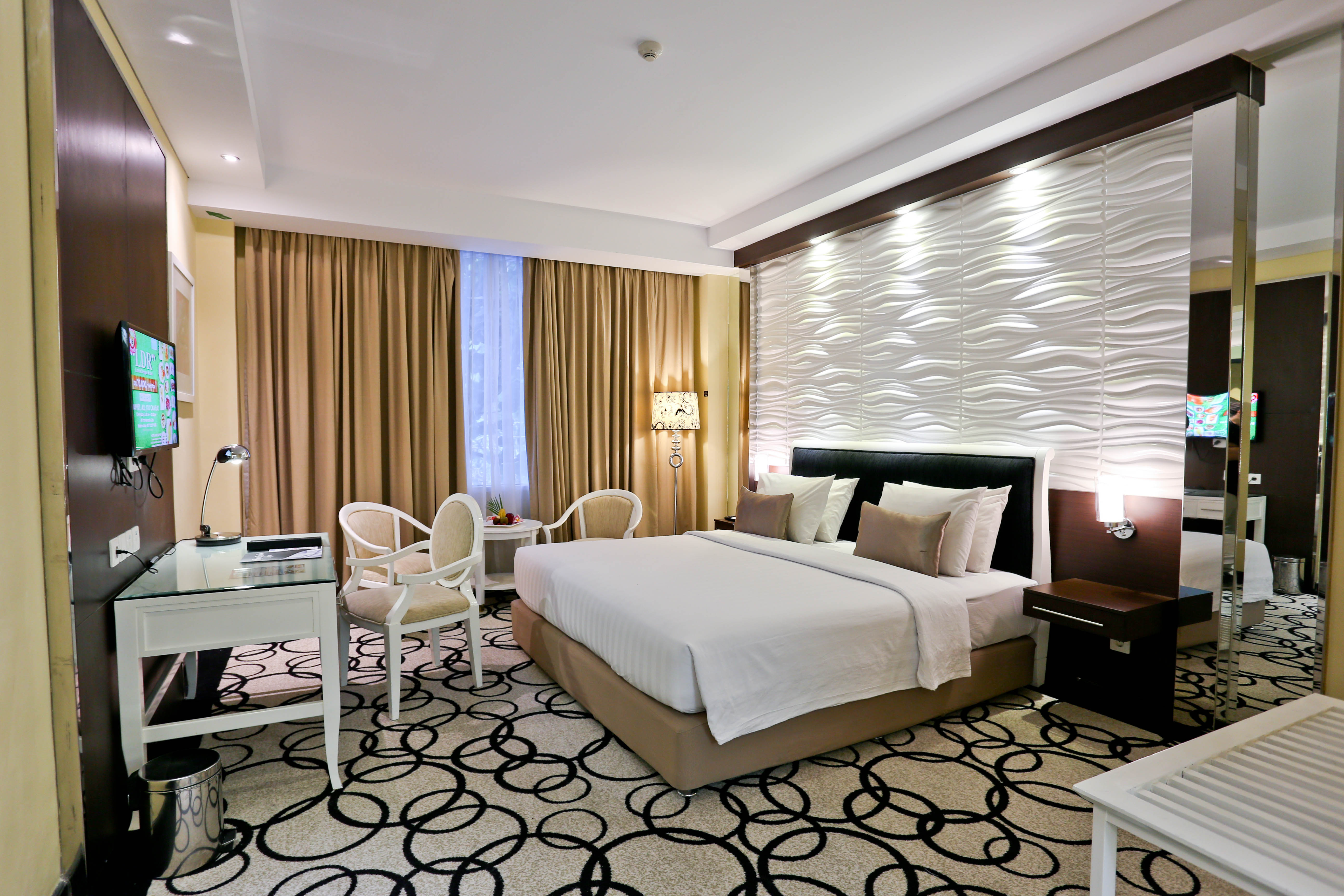 Hotel New Saphir Yogyakarta Room Type - Executive Suite Hotel New Saphir Yogyakarta Room Type - Executive Suite