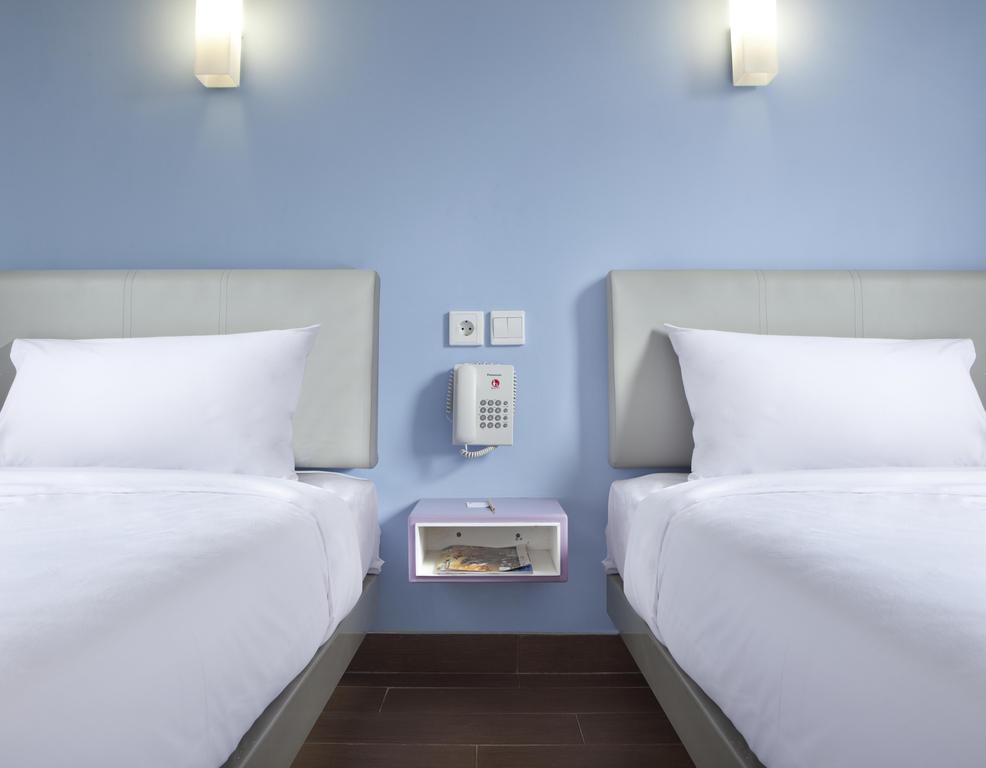 Amaris Hotel - Bandara Soekarno Hatta - Tap to explore photos