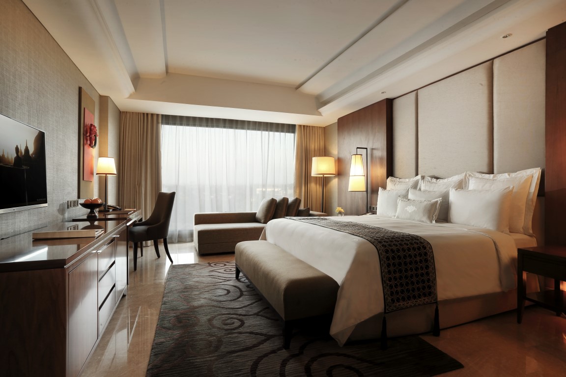 Hotel Tentrem Yogyakarta Room Type - Deluxe King Room