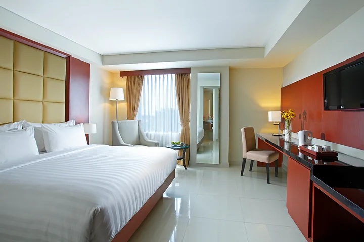 Hotel Santika Makassar - Tap to explore photos