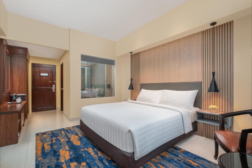 Aston Cimone Hotel & Convention Center Room Type - DOUBLE DELUXE ONE BED
