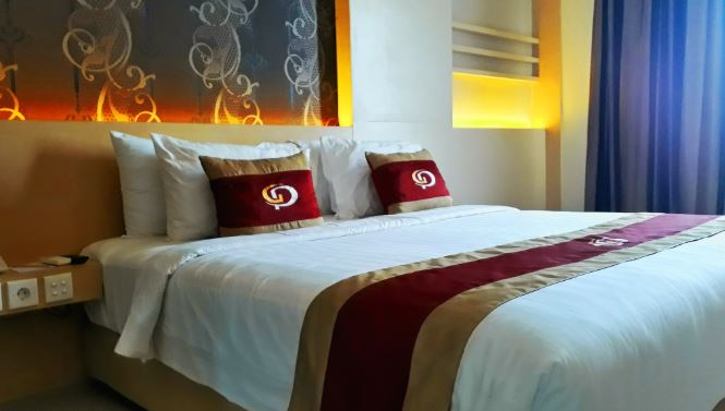 Grand Parama Hotel - Tap to explore photos