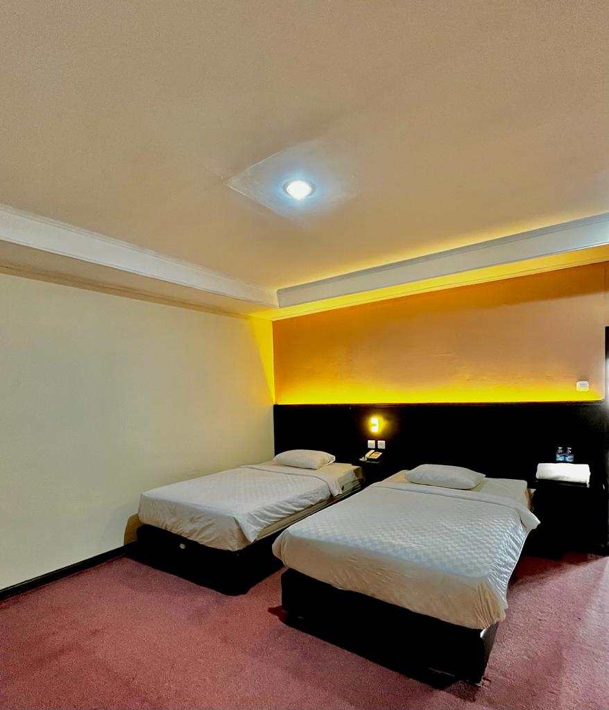 Benteng Hotel - Tap to explore photos