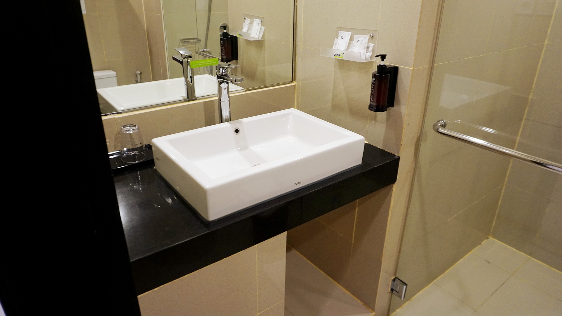 PrimeBiz Cikarang Room Type - Deluxe Twin Room Only