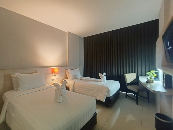 Grand Cakra Hotel Room Type - Cakra Club Twin