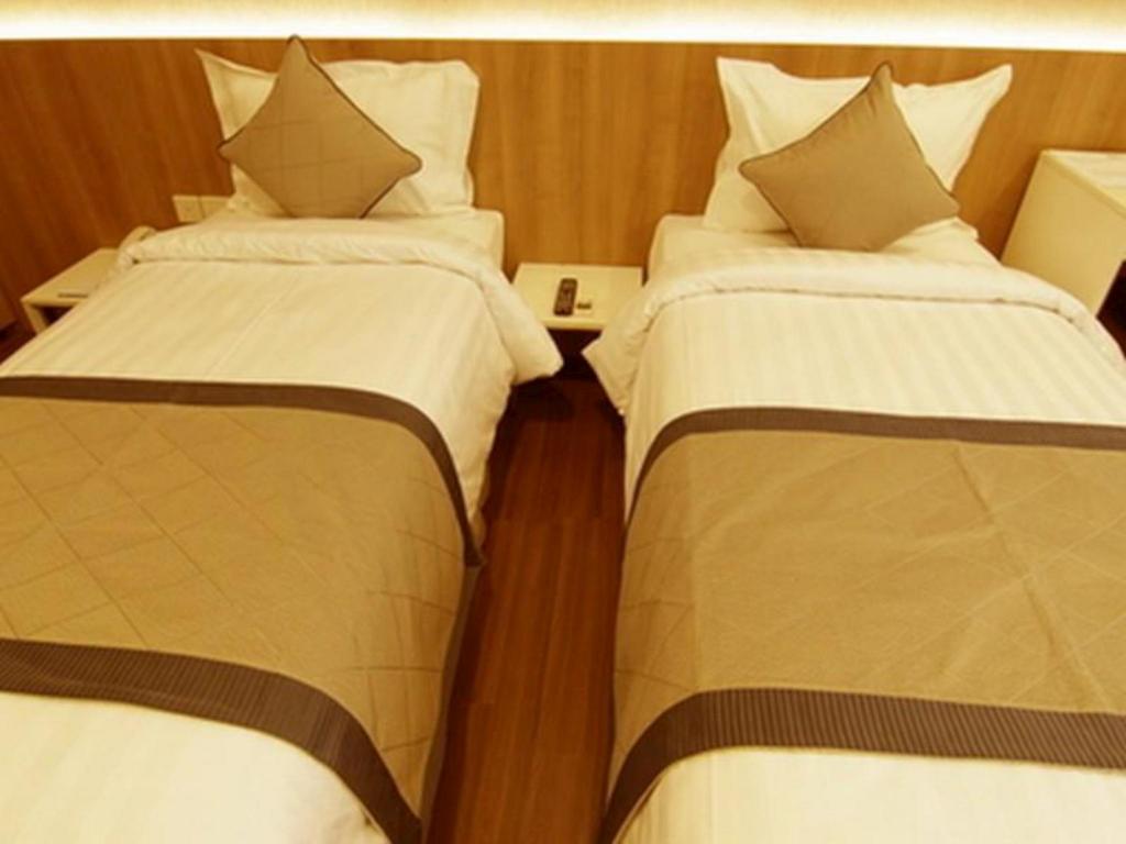 Hotel 61 Medan Room Type - Superior Room