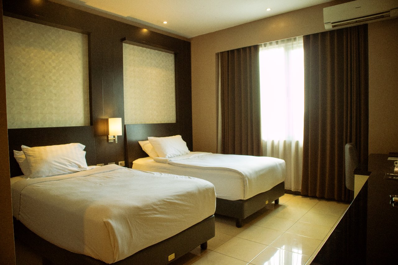 Karlita Hotel Tegal - Tap to explore photos