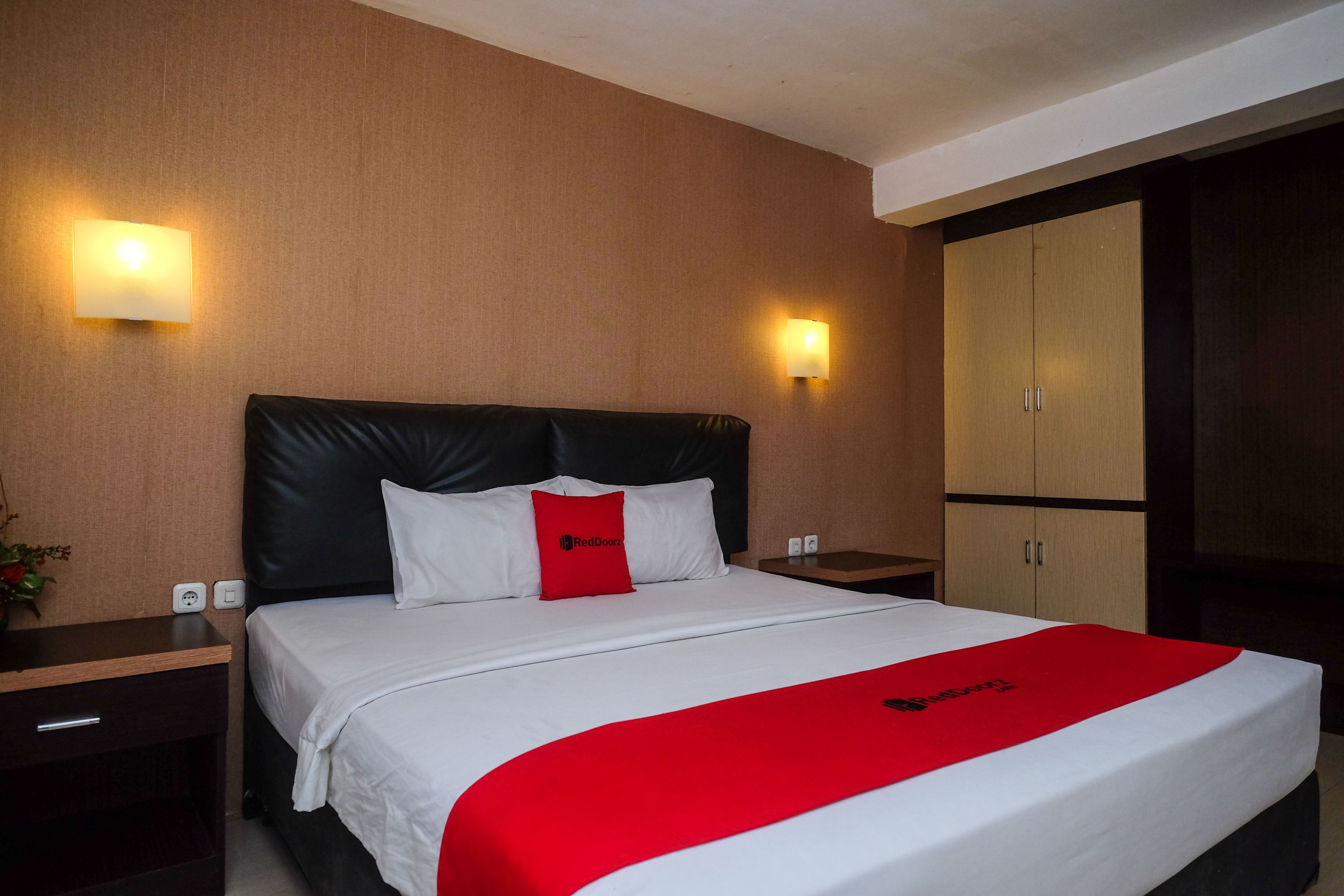 RedDoorz Plus @ Grand Populer Hotel Room Type - Suite