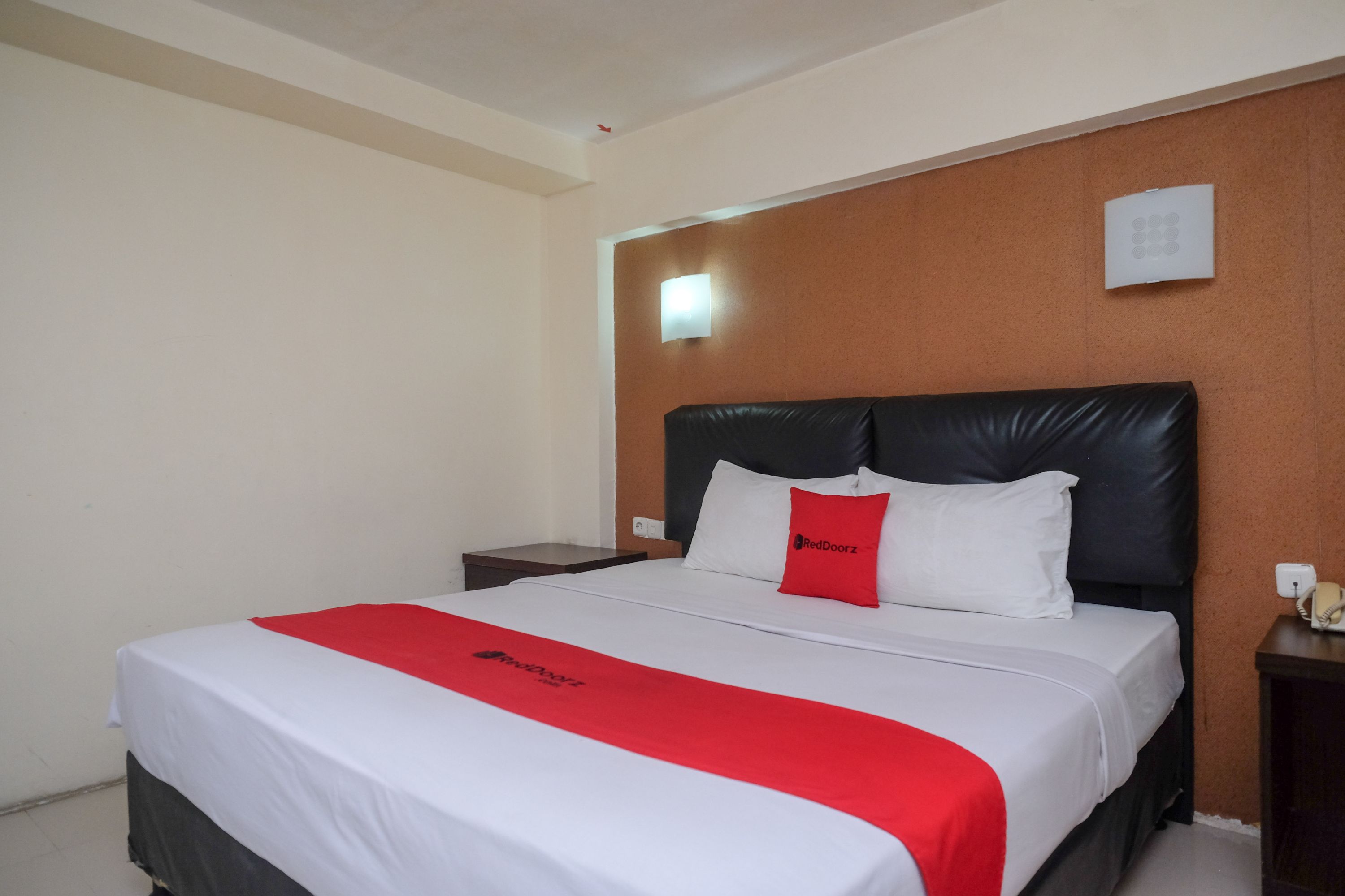 RedDoorz Plus @ Grand Populer Hotel Room Type - RedDoorz Rooms