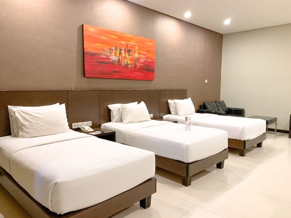 Savana Hotel & Convention Malang - Tap to explore photos