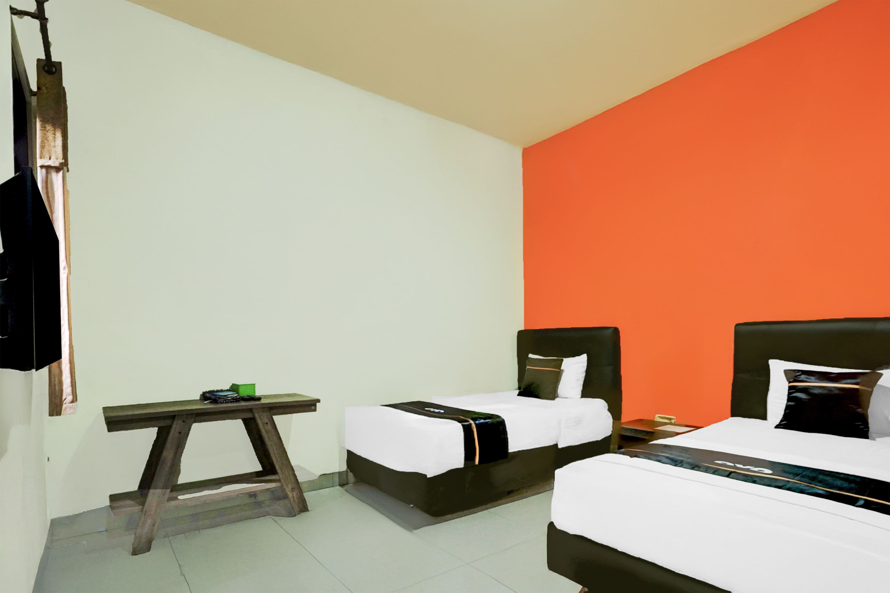 Hotel O 76 Gayungsari Room Type - Standard Twin Room