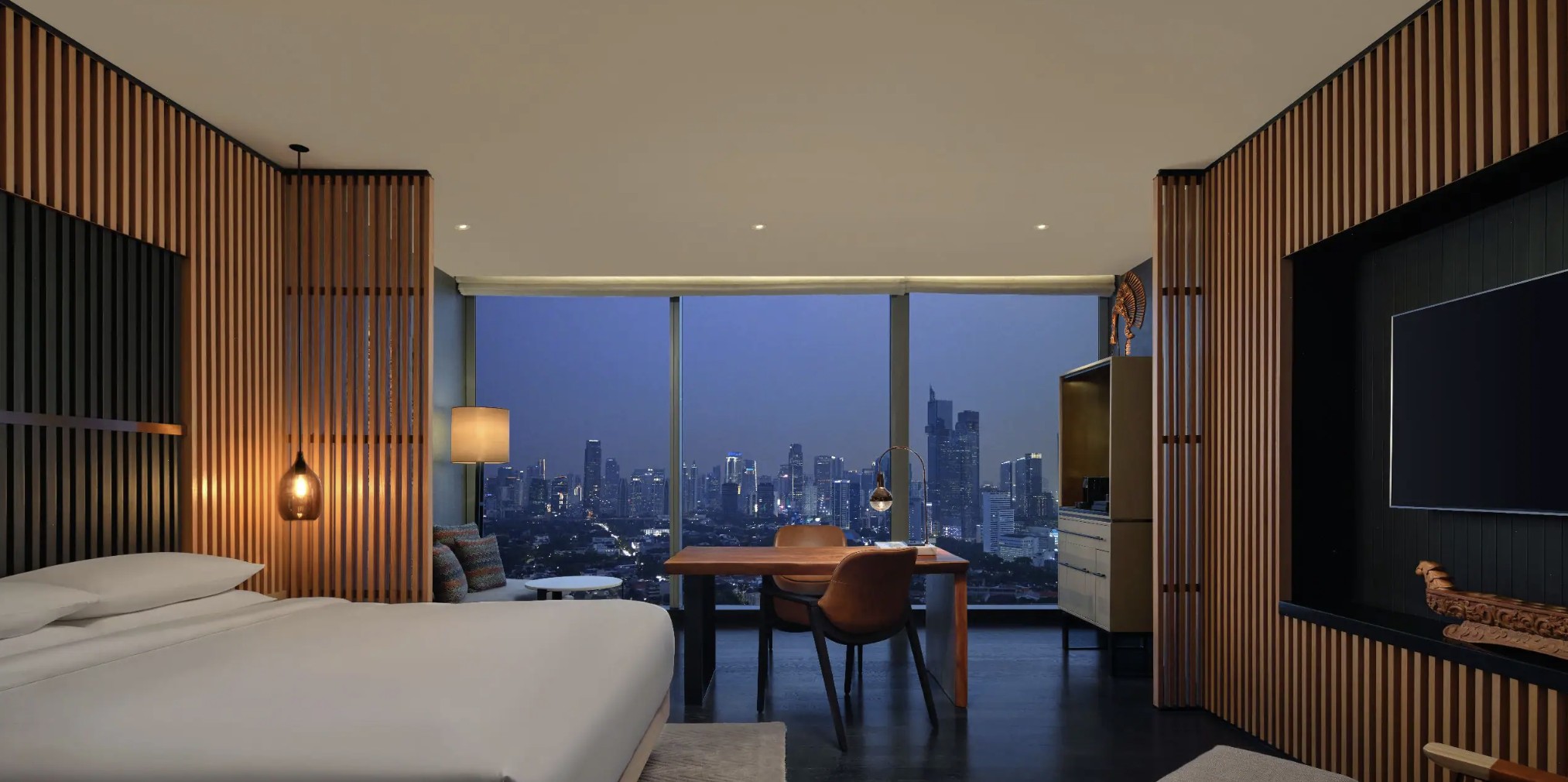 Park Hyatt Jakarta Room Type - 1 KING BED WITH SKYLINE VIEW