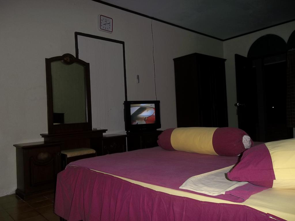 4, Collin Beach Hotel, Ambon