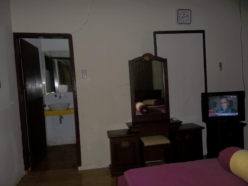 3, Collin Beach Hotel, Ambon