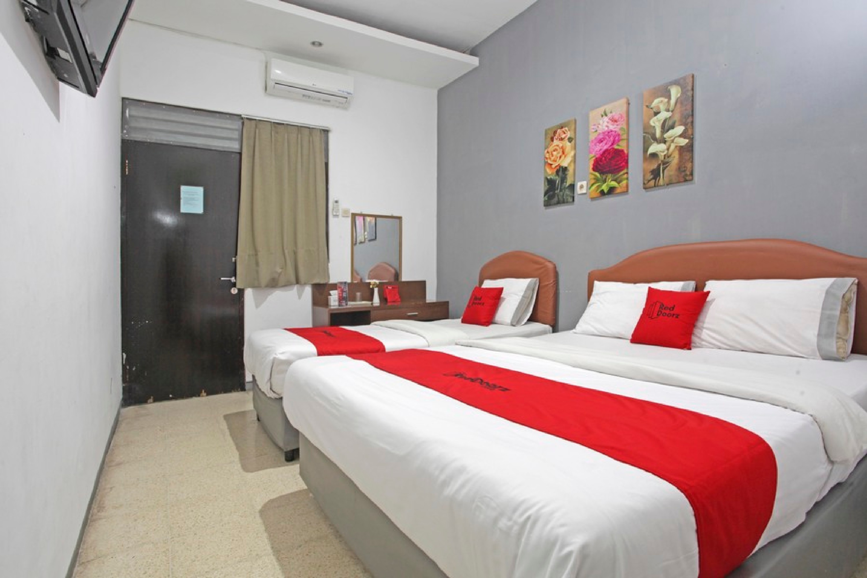 RedDoorz @ Soekarno Hatta 2 - Tap to explore photos