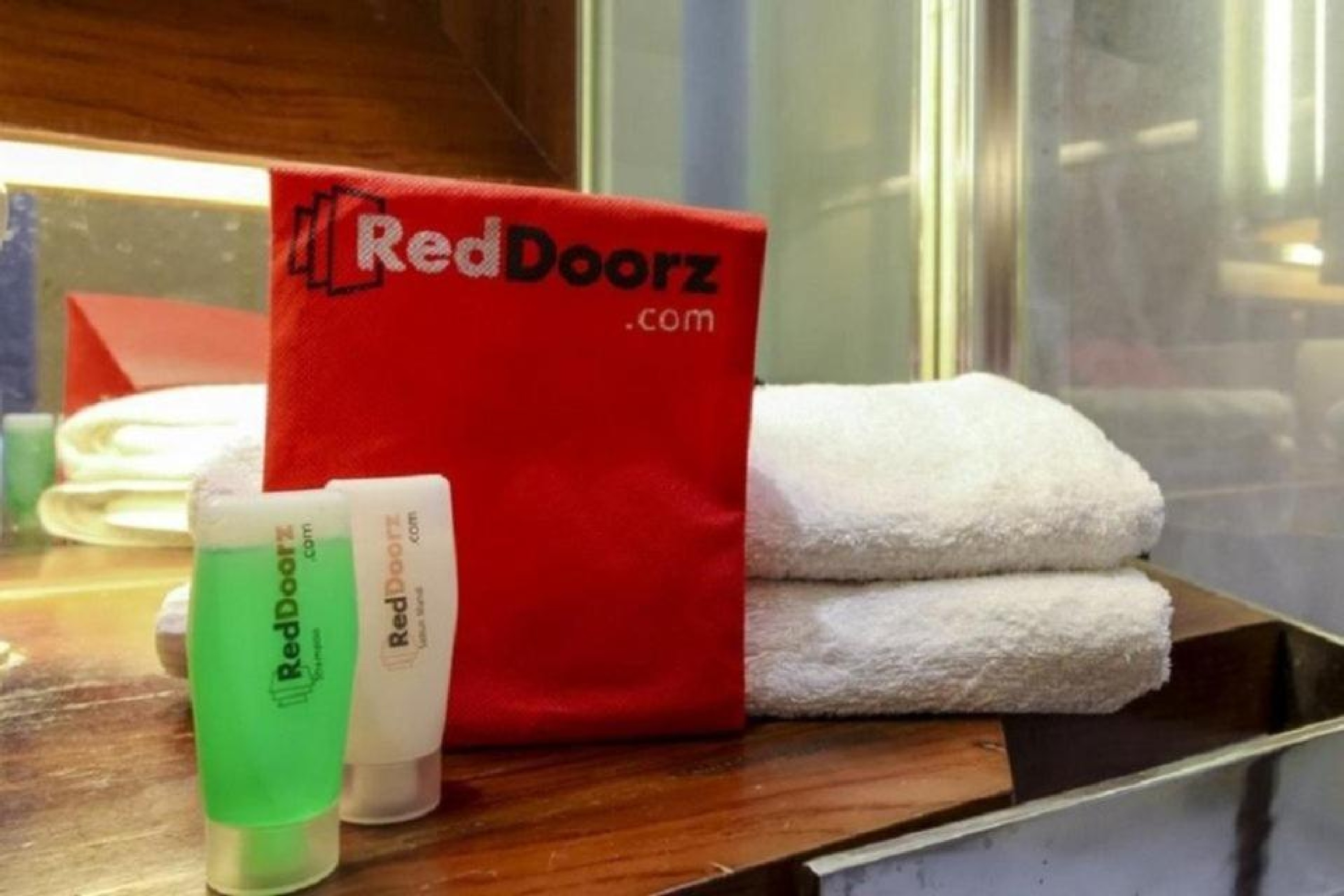 RedDoorz @ Tretes 2 - Tap to explore photos