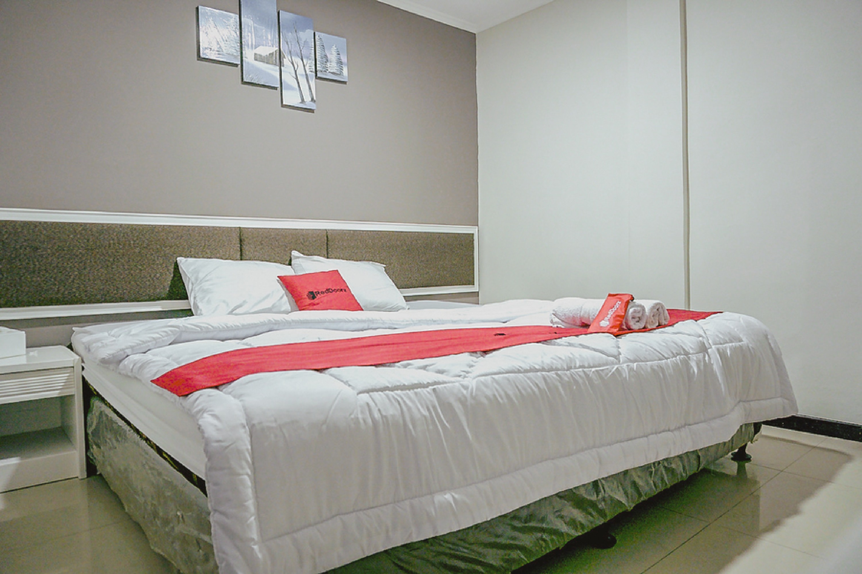 RedDoorz Plus @ Sawah Besar Room Type - RedDoorz Room