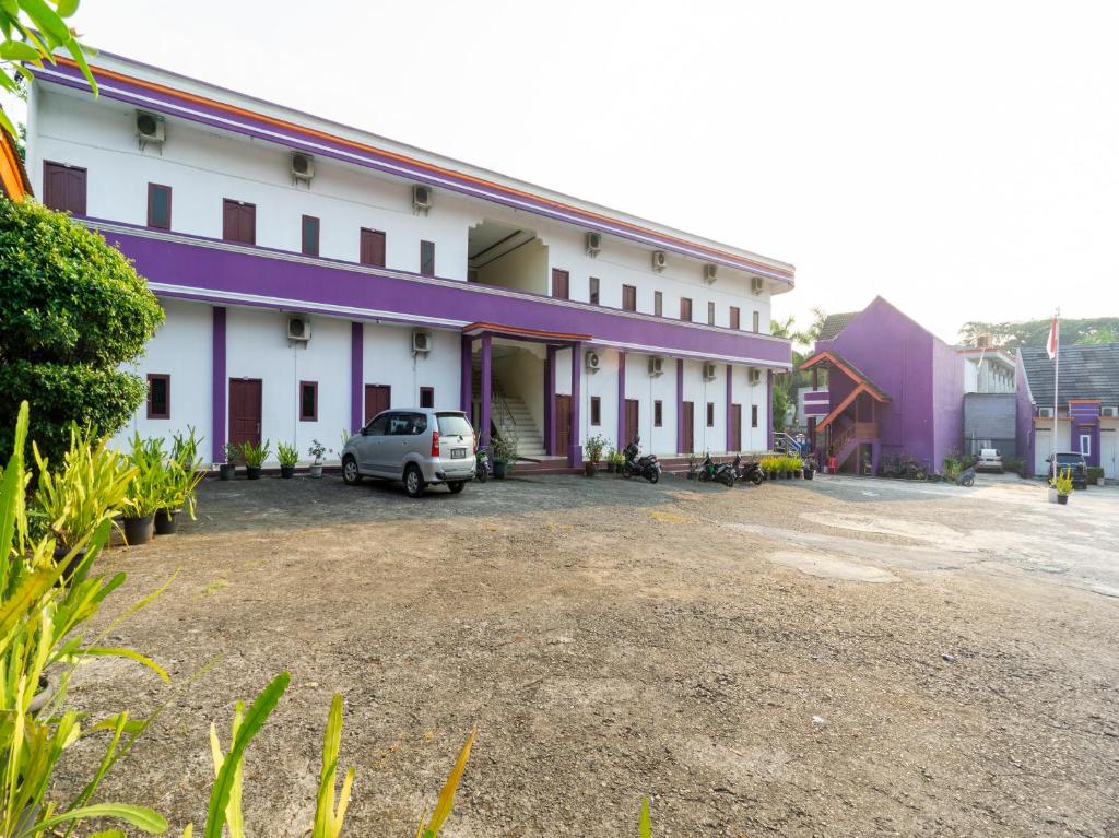 Hotel O Danau Indah - Tap to explore photos