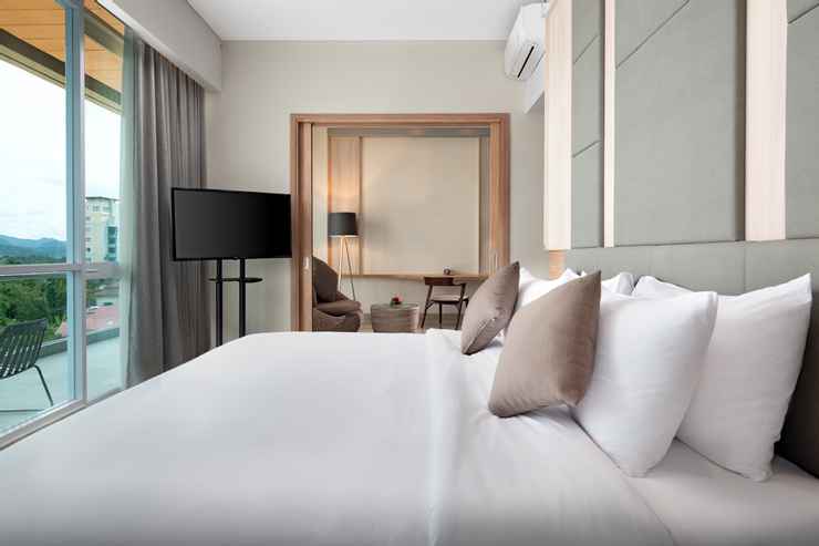 Hotel Santika Bukittinggi - Tap to explore photos