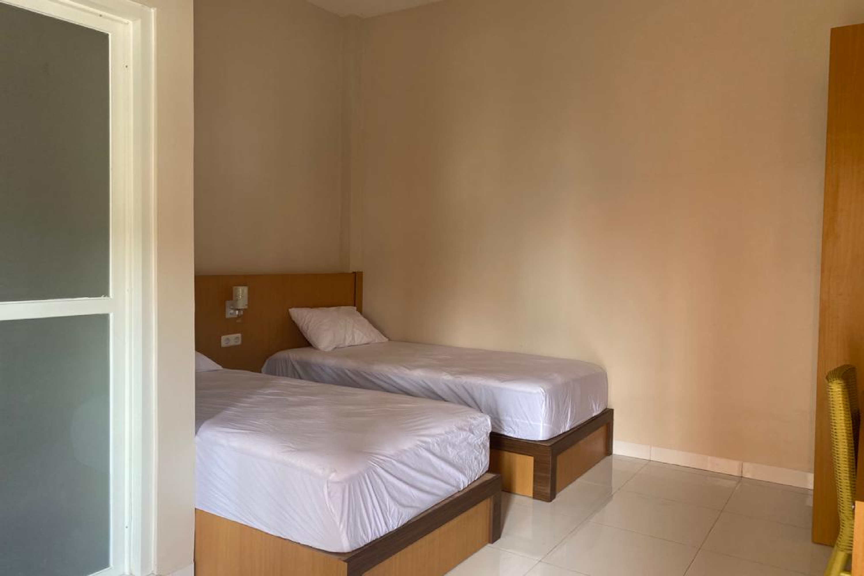 Nietsa Guest House Palu RedPartner Room Type - Twin Room