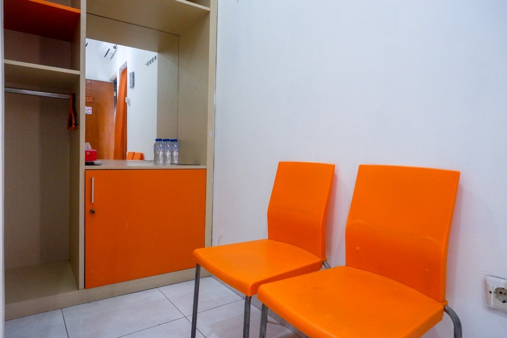 RedDoorz near Affandi Gejayan 2 Room Type - Twin Room
