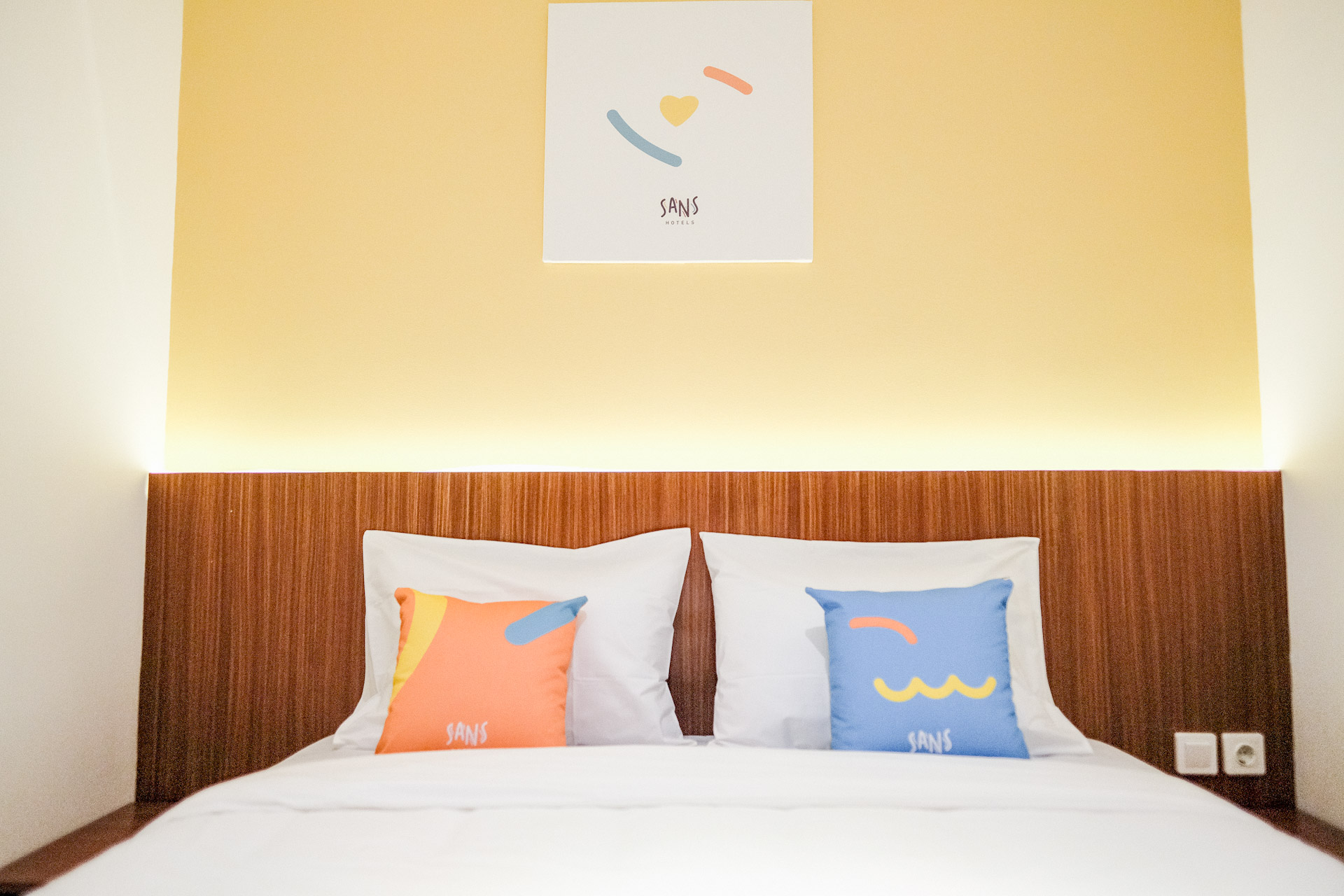Sans Hotel Roxy Jakarta Room Type - Superior Room