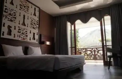 Grand Master Villa Tomohon Room Type - Deluxe King