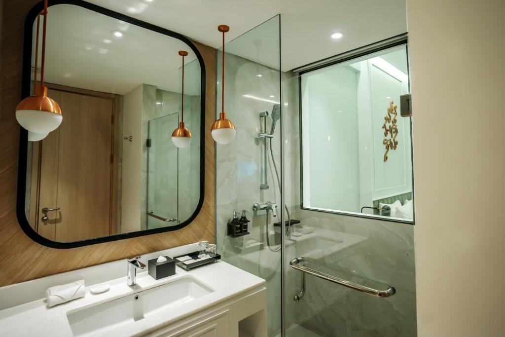 Luwansa Hotel & Convention Center Manado Room Type - SUPERIOR
