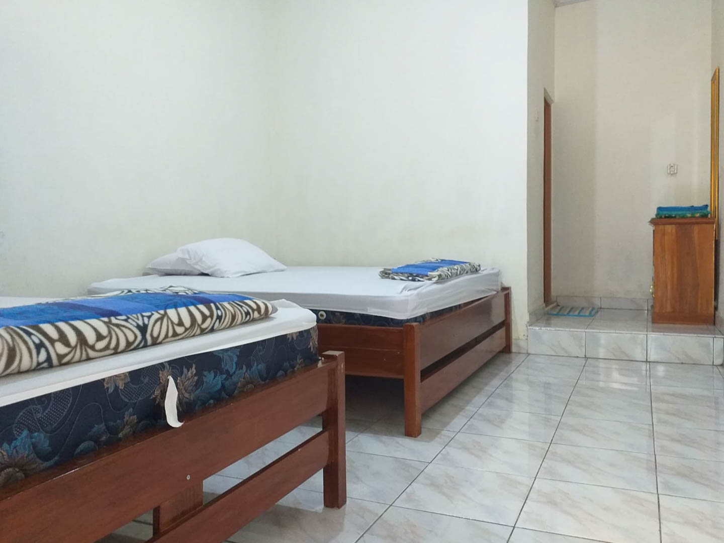 Jiddan Syariah RedPartner Room Type - Twin Room