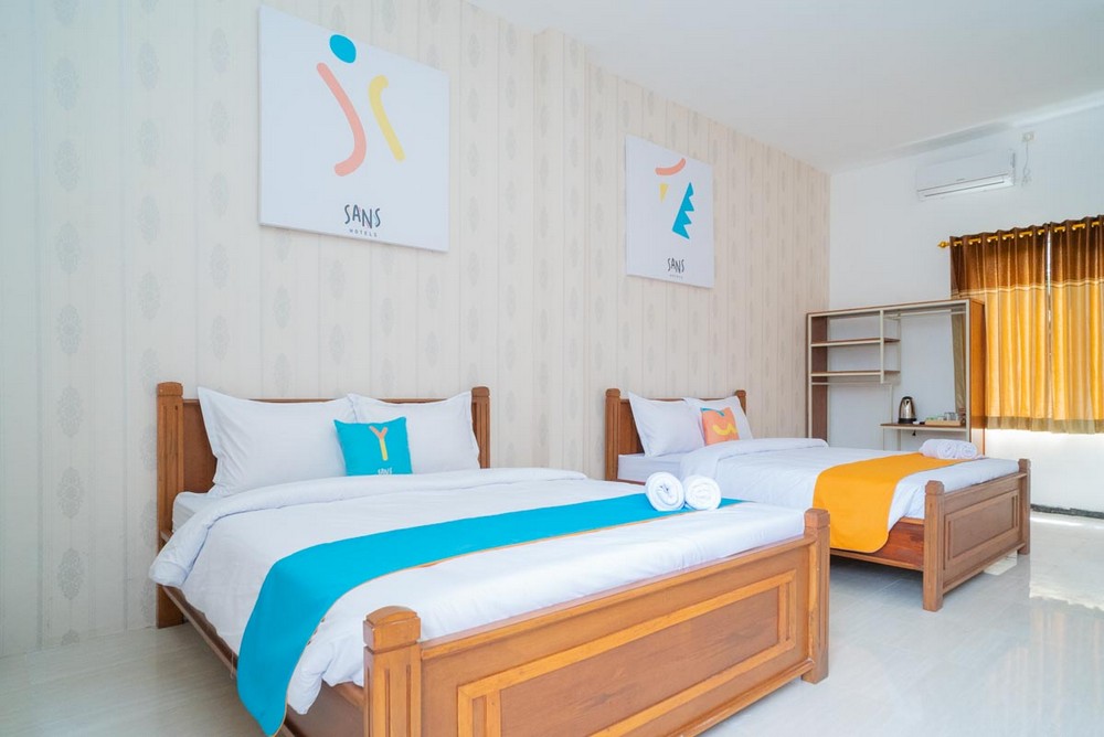 Sans Hotel Queen Batu Room Type - Deluxe Room
