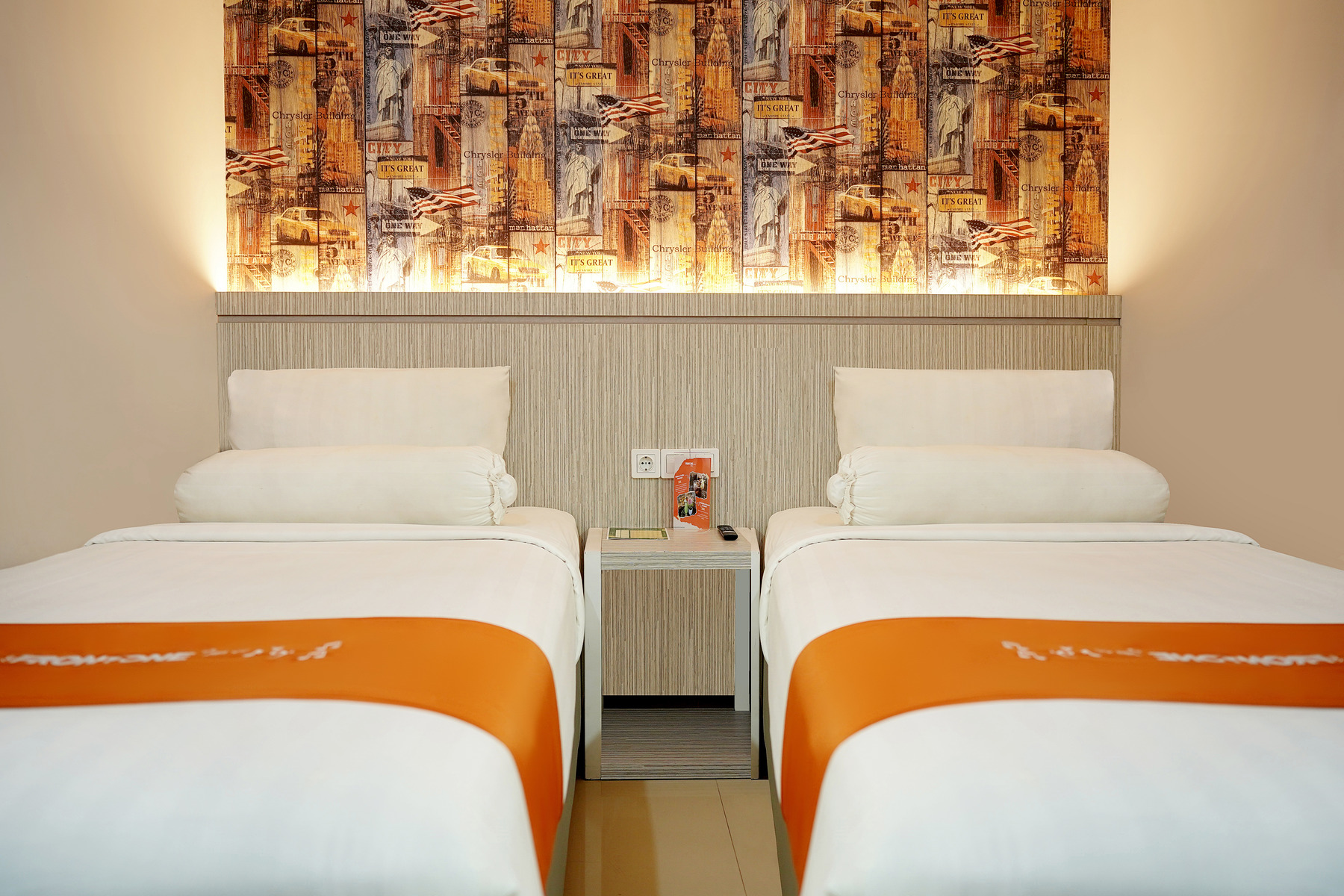Front One Hotel Sragen Room Type - Standard Twin Room