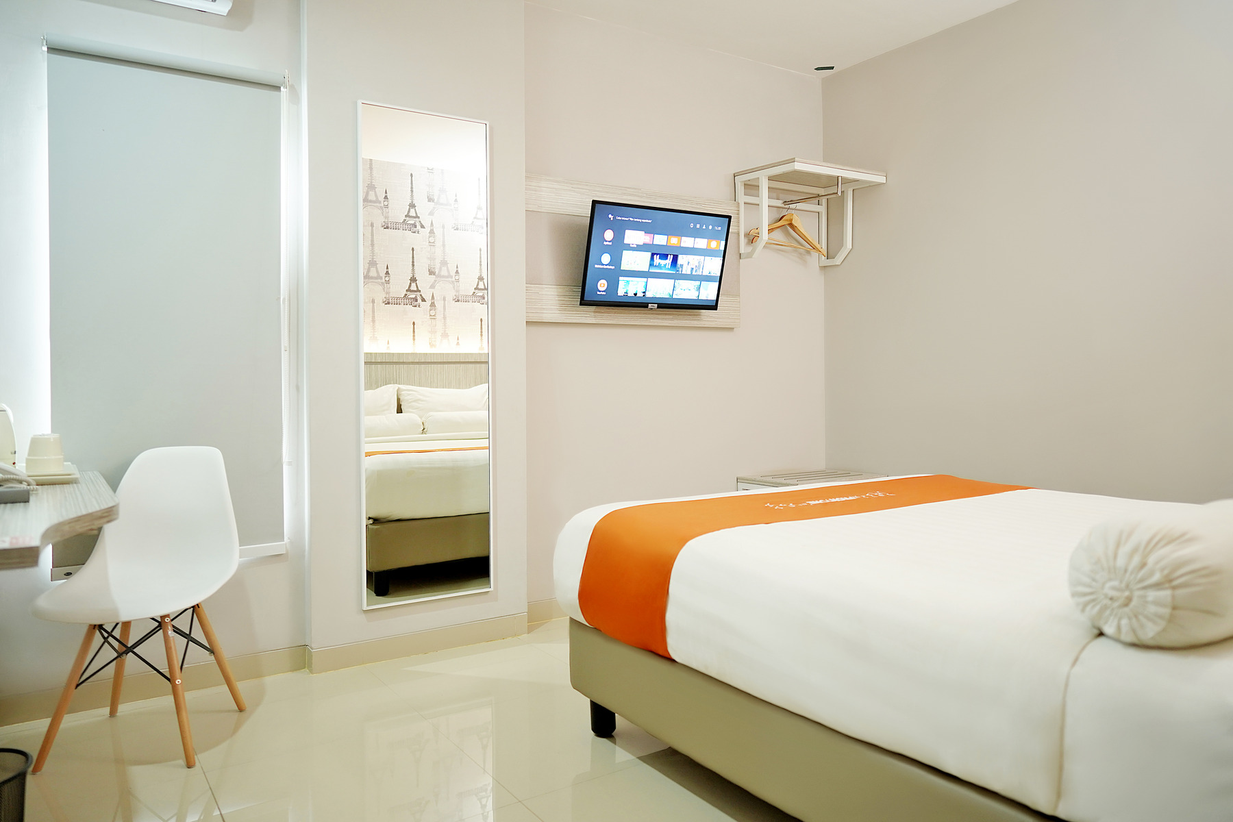 Front One Hotel Sragen Room Type - Deluxe Double Room