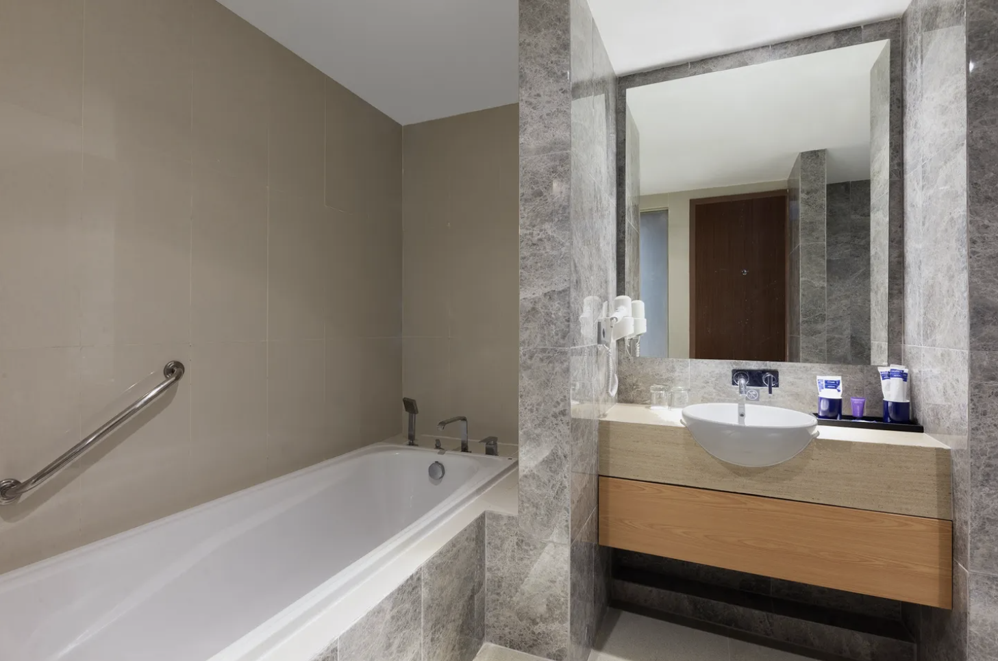 Aston Inn Cilacap Room Type - Family Room